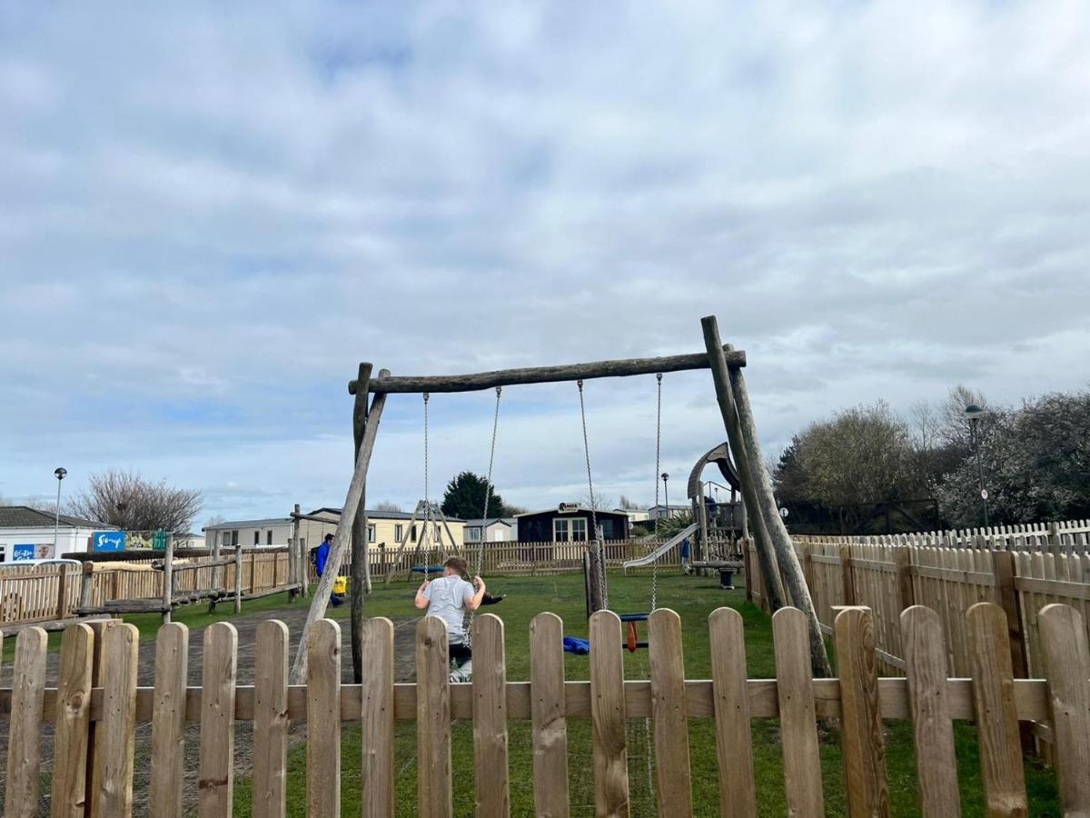 Blackpool Caravan In Haven Marton Mere Holiday Park Eksteriør bilde